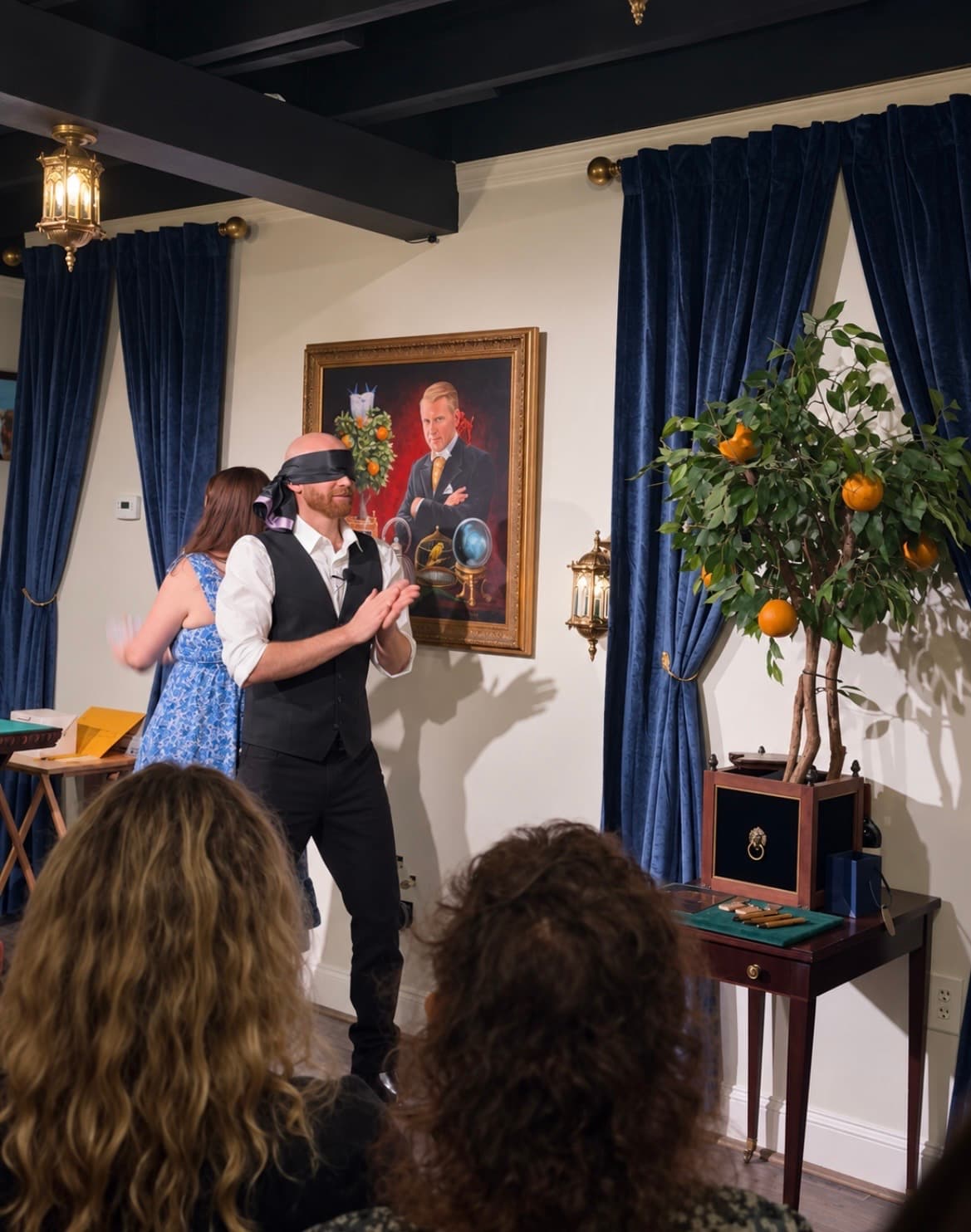 Dylan Looper performing a blindfolded mentalism routine